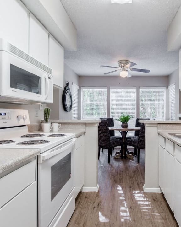 Apartments in Carrollton, TX Country Square Apartments